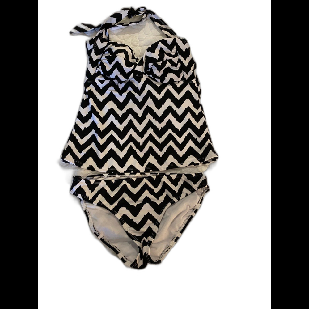 Catalina Womens 2 Piece Halter Top Black & White Size Medium Beach Pool Vacation